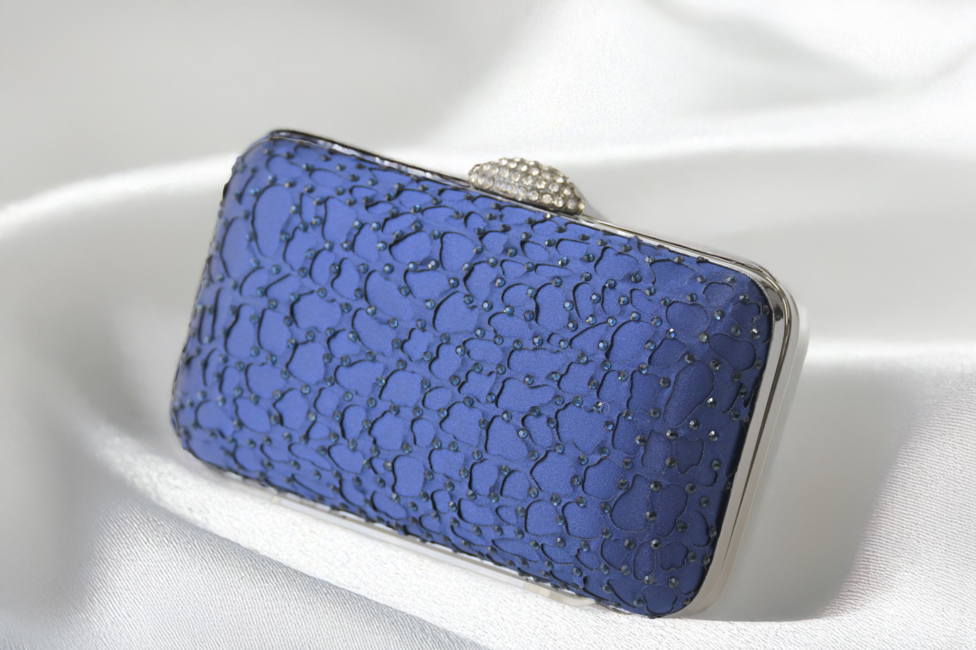 パーティバッグ B-77ネイビー お母様 結婚式ドレスに合うお洒落なクラッチバッグ 上品で綺麗な紺色【アクセサリーレンタル】