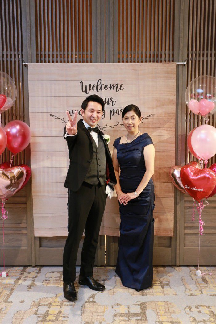 新婦からのリクエスト☆新婦の母におススメ、ベールダウンを華やかに演出するフォーマルドレス